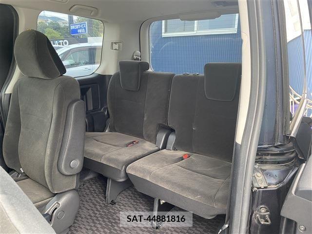 Toyota VOXY 2012-04 202747-5