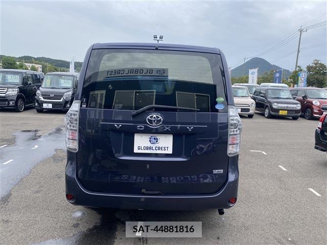 Toyota VOXY 2012-04 202747-12