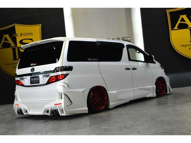 Toyota VELLFIRE 2010-10 189160-1