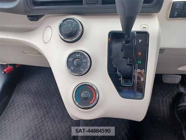 Toyota SIENTA 2018-07 328911-13
