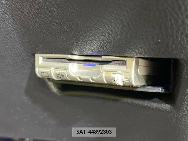 Toyota SIENTA 2019-10 224255-6
