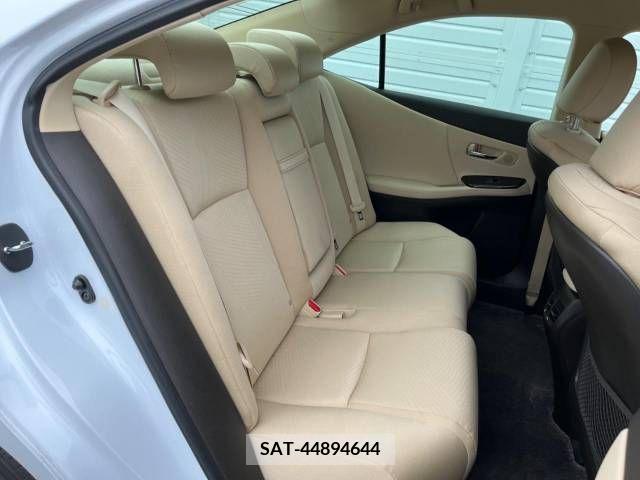 Lexus HS 2009-09 275371-12
