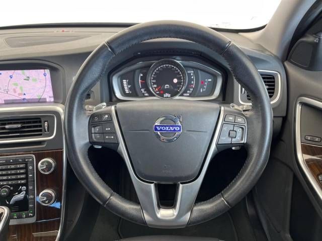 Volvo V60 2018-09 28662-10
