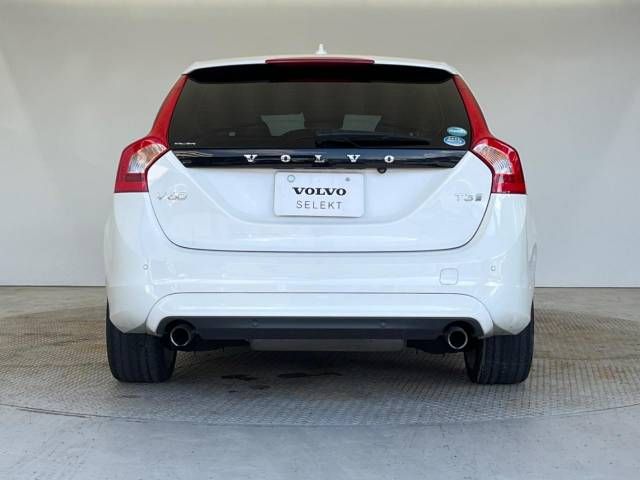Volvo V60 2018-09 28662-18