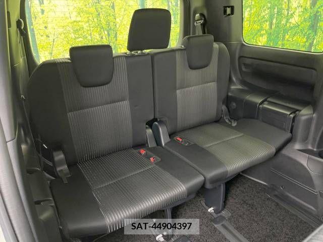 Toyota VOXY 2020-06 349779-10