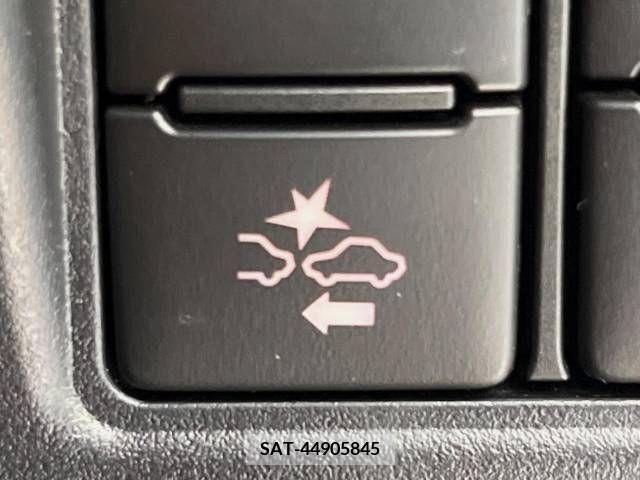 Toyota VOXY 2021-09 380159-4