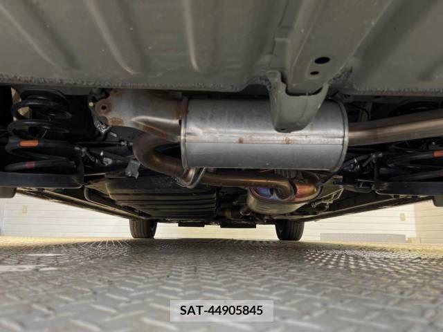 Toyota VOXY 2021-09 380159-19