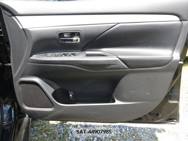 Mitsubishi OUTLANDER PHEV 2014-05 325539-18
