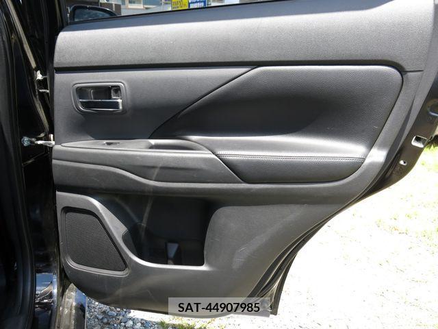 Mitsubishi OUTLANDER PHEV 2014-05 325539-19