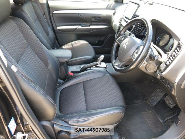 Mitsubishi OUTLANDER PHEV 2014-05 325539-8