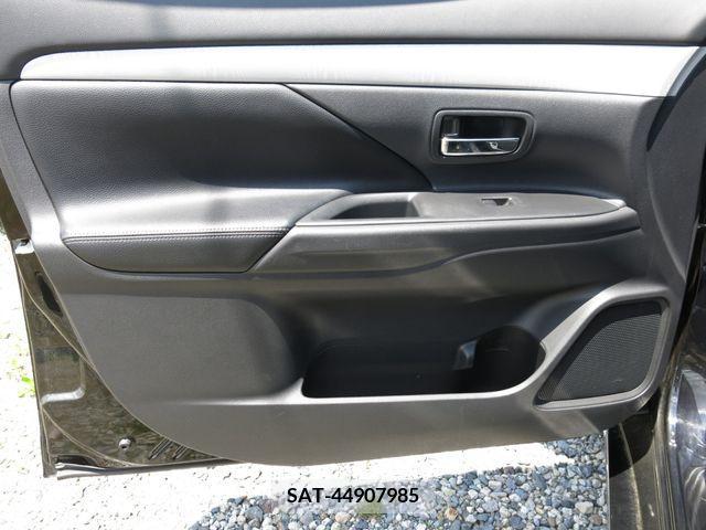 Mitsubishi OUTLANDER PHEV 2014-05 325539-17