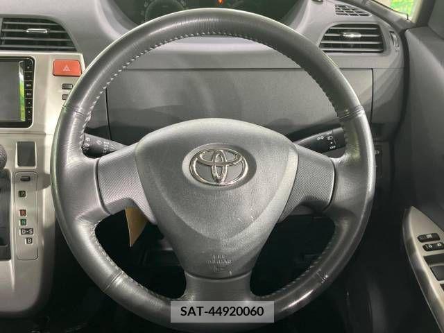 Toyota RACTIS 2010-03 313649-11