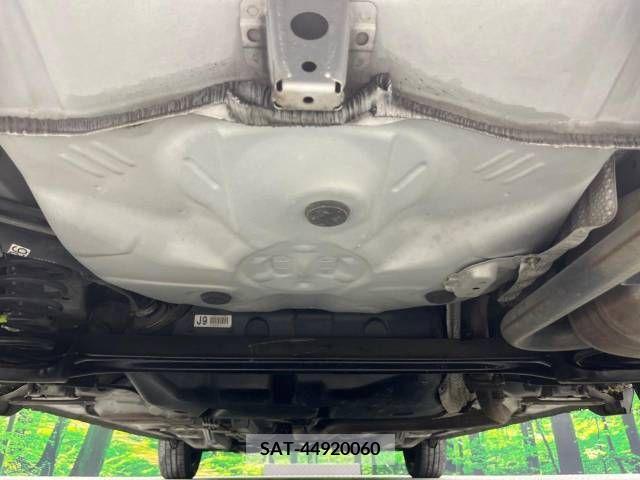 Toyota RACTIS 2010-03 313649-19