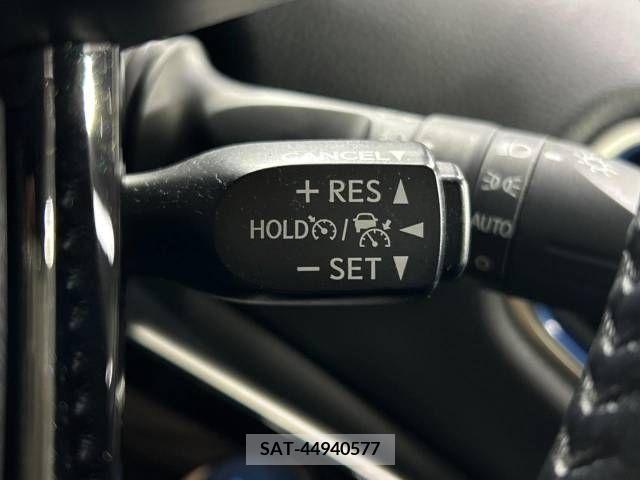 Toyota PRIUS 2019-10 338270-7