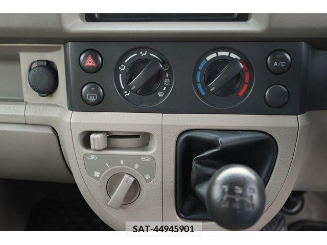 Suzuki EVERY 2014-03 375743-24