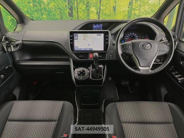 Toyota VOXY 2018-11 220212-1