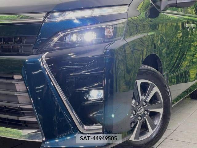Toyota VOXY 2018-11 220212-13