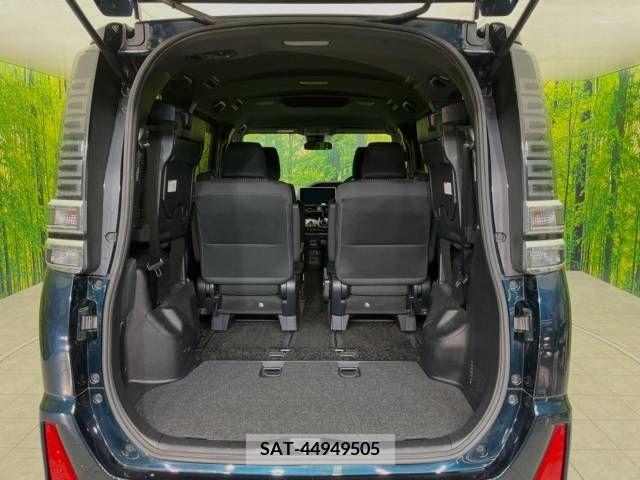 Toyota VOXY 2018-11 220212-12