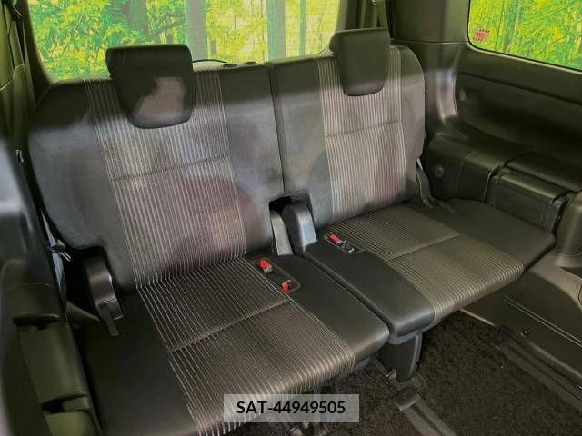 Toyota VOXY 2018-11 220212-11