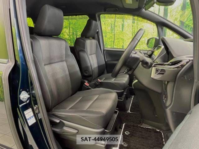 Toyota VOXY 2018-11 220212-9
