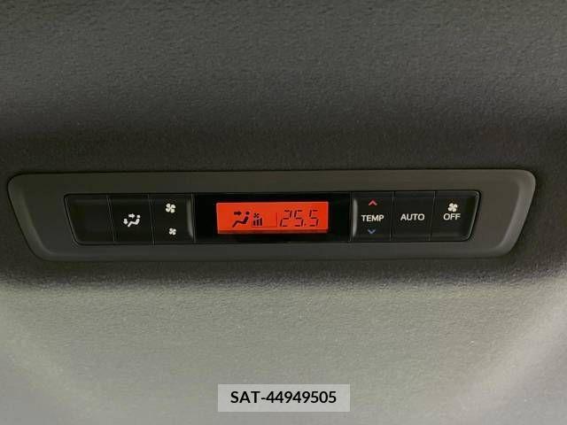 Toyota VOXY 2018-11 220212-5