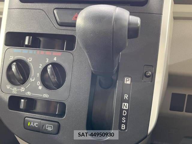 Daihatsu TANTO 2018-02 310282-6