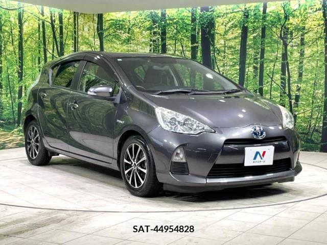 Toyota AQUA 2013-05 328211-16