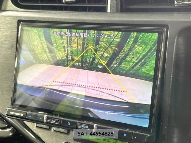 Toyota AQUA 2013-05 328211-3