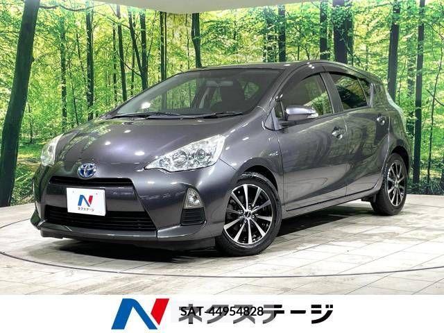 Toyota AQUA 2013-05 328211-0