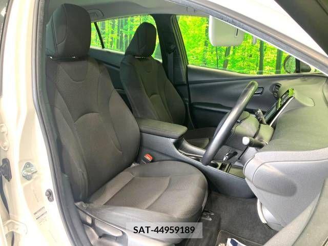 Toyota PRIUS 2019-07 341978-8