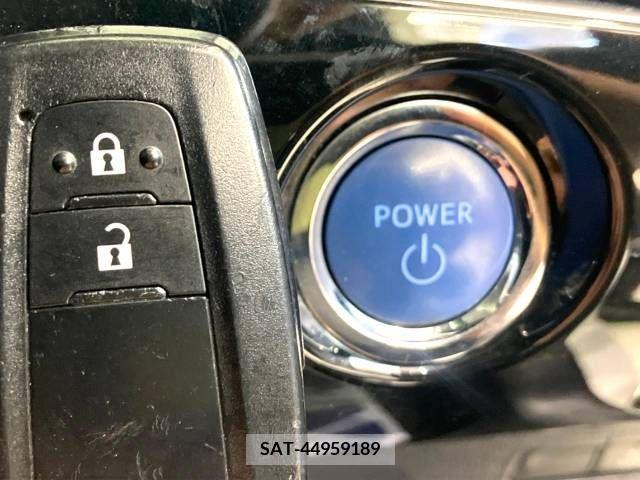 Toyota PRIUS 2019-07 341978-5
