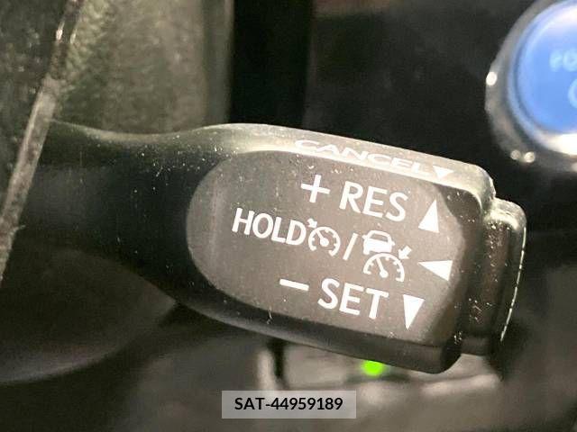 Toyota PRIUS 2019-07 341978-3