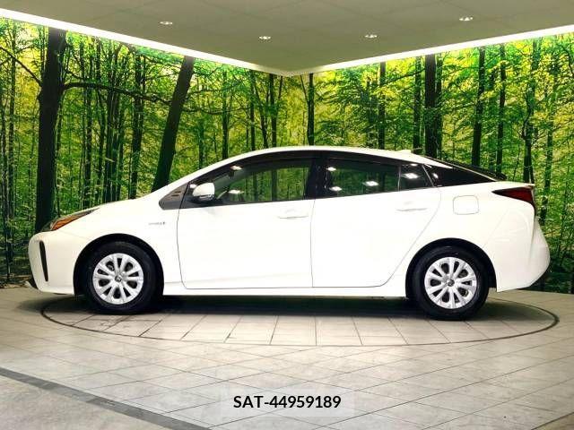 Toyota PRIUS 2019-07 341978-19
