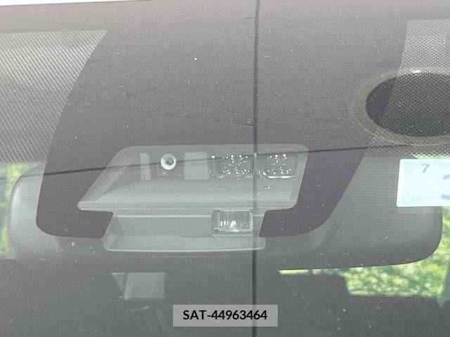 Toyota VOXY 2016-03 290183-2