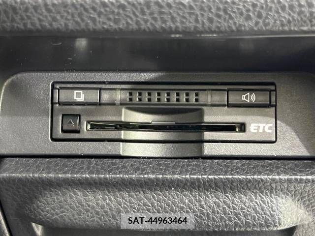Toyota VOXY 2016-03 290183-6