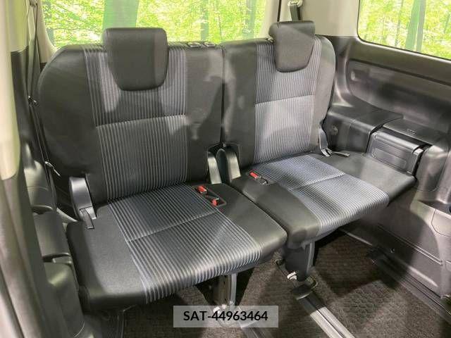 Toyota VOXY 2016-03 290183-10