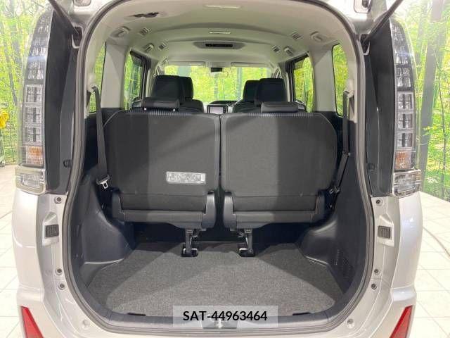Toyota VOXY 2016-03 290183-11