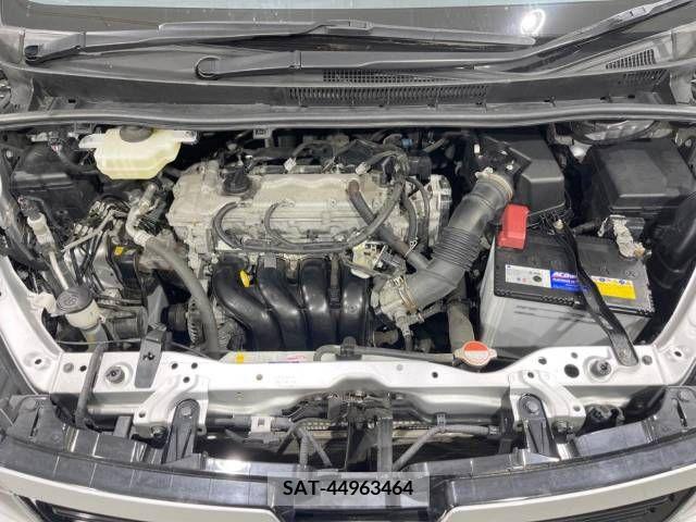 Toyota VOXY 2016-03 290183-19