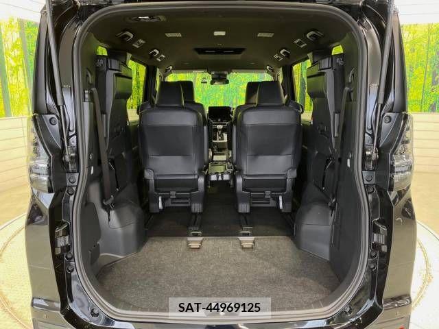 Toyota VOXY 2023-10 289131-10