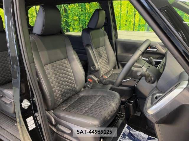 Toyota VOXY 2023-10 289131-7
