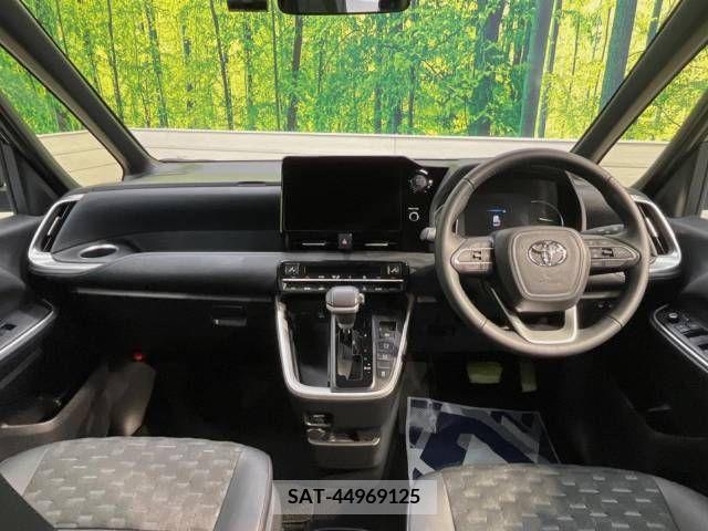 Toyota VOXY 2023-10 289131-1