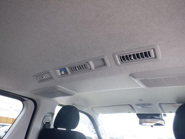 Toyota HIACE VAN 2023-03 23168-15