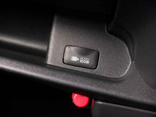 Toyota HIACE VAN 2023-03 23168-21