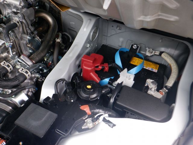 Toyota HIACE VAN 2023-03 23168-28