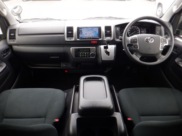 Toyota HIACE VAN 2023-03 23168-1