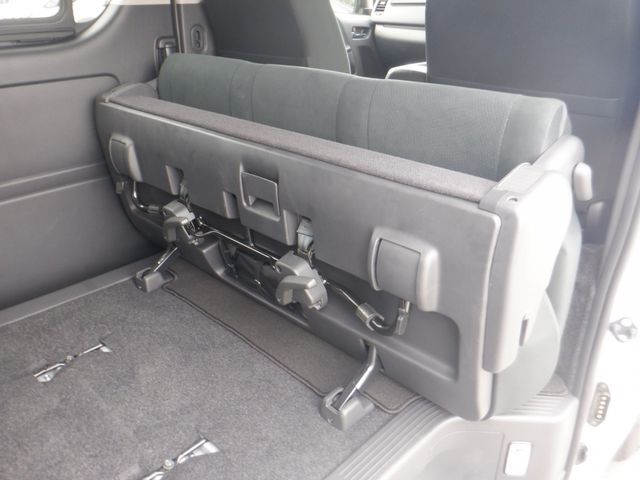 Toyota HIACE VAN 2023-03 23168-25