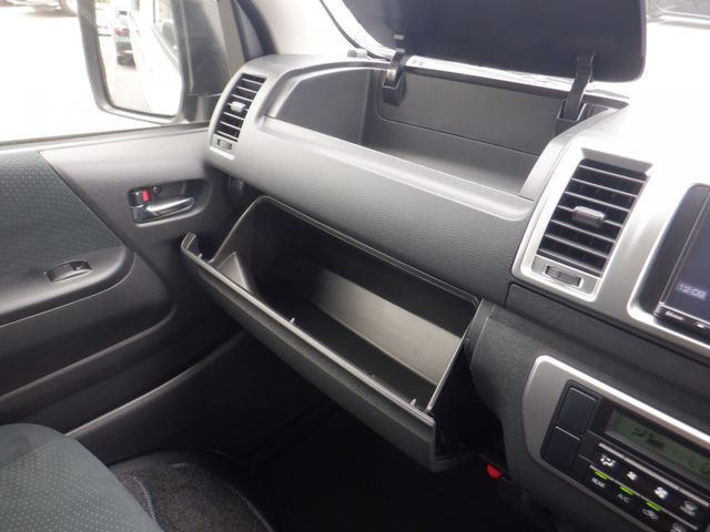 Toyota HIACE VAN 2023-03 23168-20