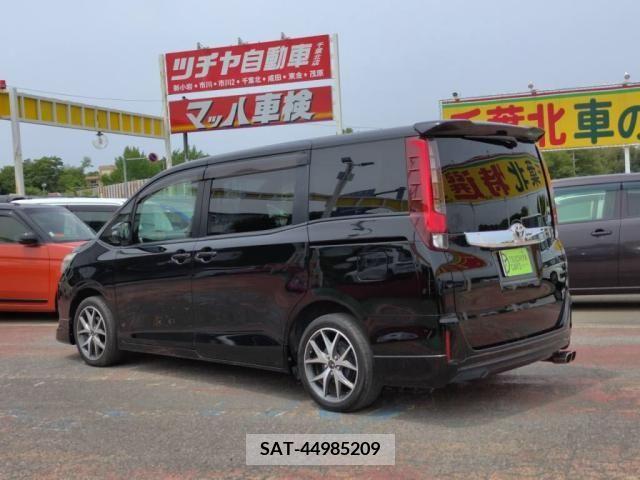 Toyota NOAH 2014-03 279504-11