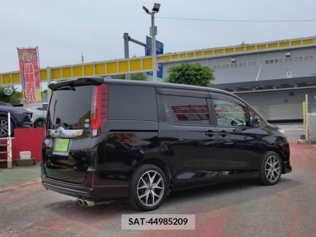 Toyota NOAH 2014-03 279504-10
