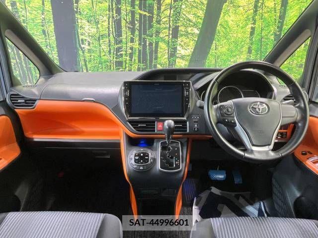 Toyota VOXY 2015-09 350509-1